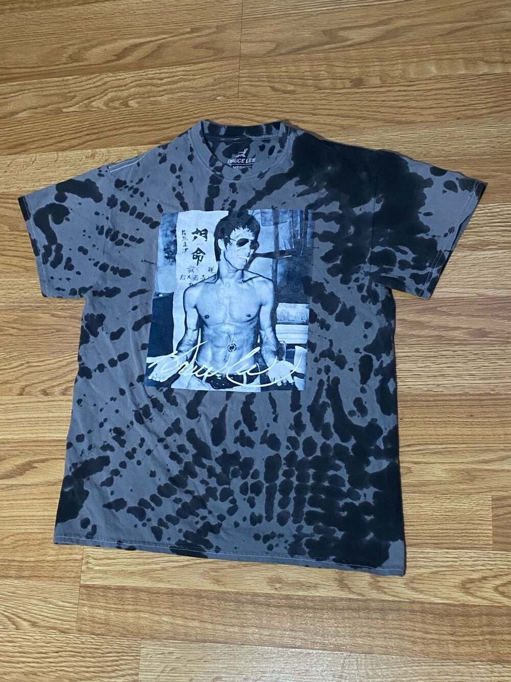 Bruce Lee - Graphic Tie-Dye T-Shirt (Size: M)